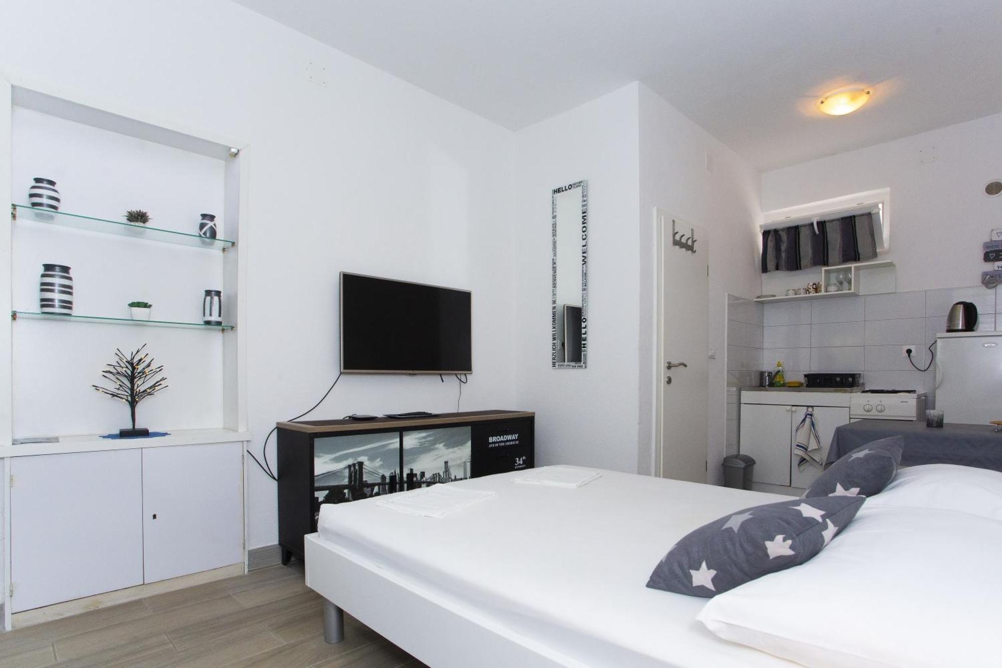 Apartments with a parking space Podgora, Makarska - 12816 Pokój zdjęcie