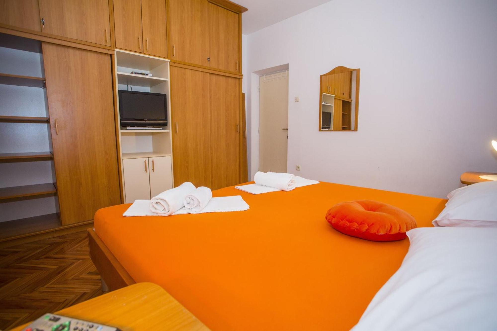 Apartments with a parking space Podgora, Makarska - 12816 Pokój zdjęcie