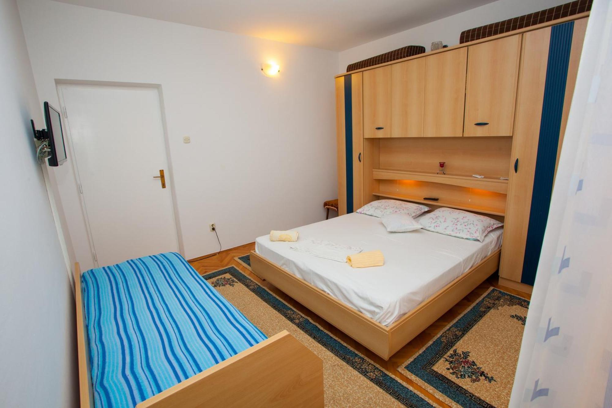 Apartments with a parking space Podgora, Makarska - 12816 Pokój zdjęcie